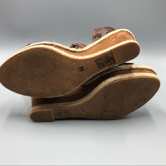 White House Black Size 8.5 Strappy Ankle Tie Wedges - Picture 6 of 8